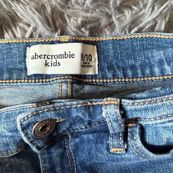 Abercrombie Kids Denim Shorts Girls 9/10 Medium Wash Blue Cuffed Casual Stretch - Picture 2 of 5